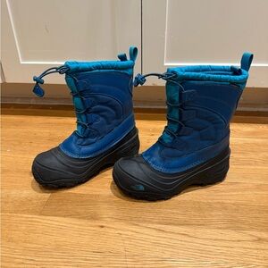 The North Face Kid’s Alpenglow IV Snow Boots Size 2 Youth